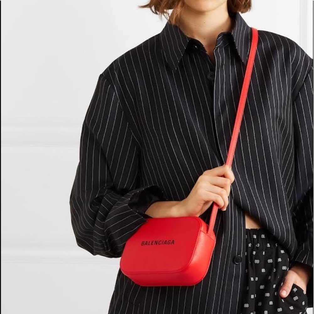 BALENCIAGA
Everyday Camera XS Calfskin Crossbody Bag